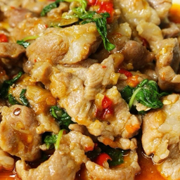 กระเพราหมูสับ