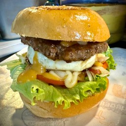 เบอร์เกอร์เนื้อเอ็กซ์ตร้าท็อปปิ้ง