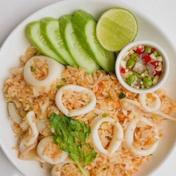 ข้าวผัด ปลาหมึก