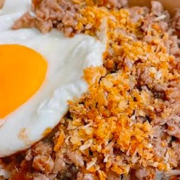 ข้าวหมูสับกระเทียม