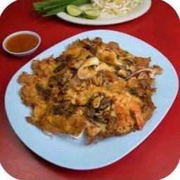 Fried Oyster Omelette with Seafood (ทะเลทอด)