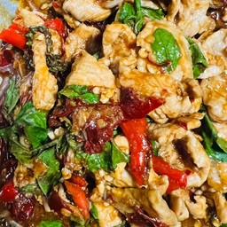 กะเพรา กะเพรา พริกแห้ง