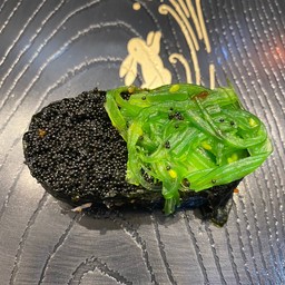 ยำสาหร่าย+ไข่กุ้งดำ