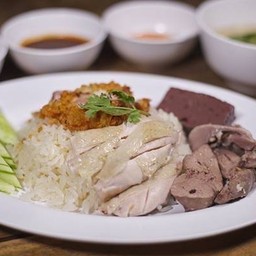 ข้าวมันไก่ต้ม ใส่ เครื่องใน