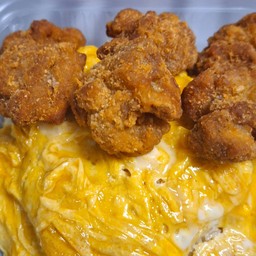 ไก่กรอบไข้ข้นราดข้าว