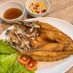 ปลากระพงทอดน้ำปลา
