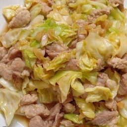 ผัดกระหล่ำปีราดข้าว