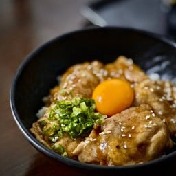 ข้าวหน้าหมูย่างซอส
