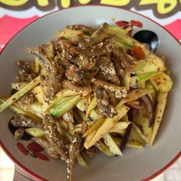 ยำมะม่วงปลากรอบ