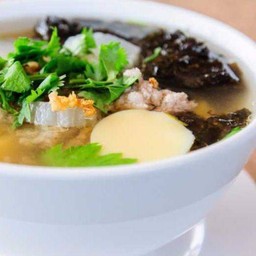 แกงจืดสาหร่ายเต้าหู้หมูสับ