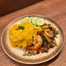ข้าวไข่ข้นกุ้งคั่วพริกกระเทียม