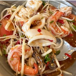 ตำมะละกอทะเลรวมมิตร (ปูปลาร้า)