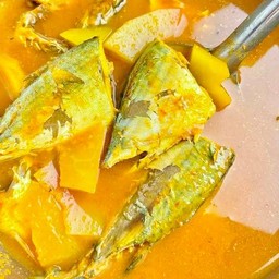 แกงส้มปลาตาโต มะเขือ