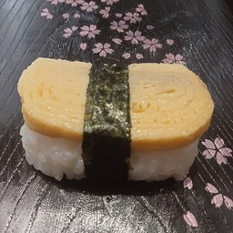 ข้าวปั้นไข่หวาน