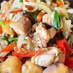 ข้าวไก่ผัดหอมใหญ่