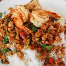 ผัดกระเพราหมูสับกุ้ง