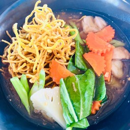 ราดหน้าหมี่กรอบ