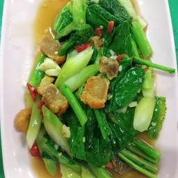 คะน้าหมูกรอบ(เป็นกับ)