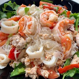 ยำวุ้นเส้นรวมมิตรทะเล