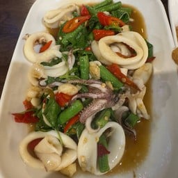 กะเพราหมึก