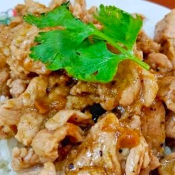 ข้าวไก่กระเทียม