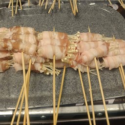 เห็ดเข็มทองพันเบค่อน