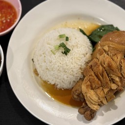 ข้าวหน้าไก่ (น่องไก่ +ตีน+เนื้ออกไก่)