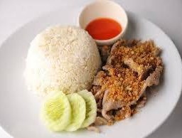 ข้าวไก่ทอดกระเทียม