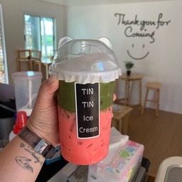 มัทฉะสตอเบอร์รี่ลาเต้