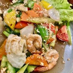 ผัดผักรวมมิตรกุ้งสด