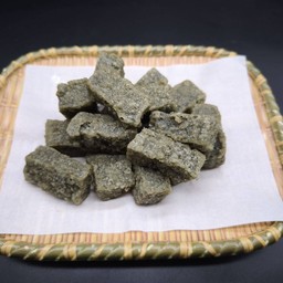 ทอดเต้าหู้ดำ 炸薯粉豆干