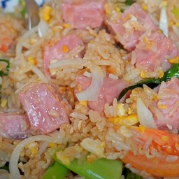 ข้าวผัดแหนม