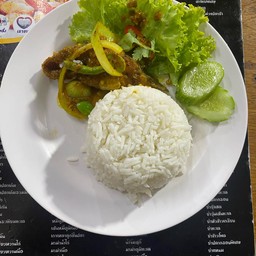 ข้าวเครืองแกงปลากระพงใส่สะตอ