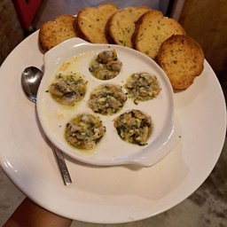 หอยลายอบเนยกระเทียม