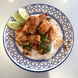 ข้าวกะเพราไก่กรอบ (เมนูใหม่)