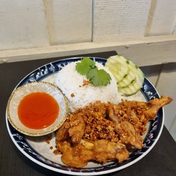 ข้าวไก่ทอดกระเทียม