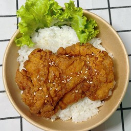 ข้าวไก่อบและไก่ทอด (ครัวเคโอ)