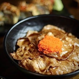 ข้าวหน้าเนื้อพ่นไฟ