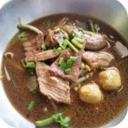 เส้นใหญ่น้ำตก