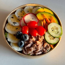 สลัดทูน่าไข่ต้ม