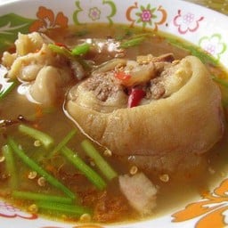 ครัวบ้านบึง&แกงใต้ชุมพร สาขา ปั้มน้ำมัน pt คลองหลวง ถนน คลอง 3~4
