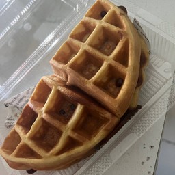 วาฟเฟิลซอสช็อกโกแลตฮาเซลนัท