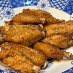 ปีกไก่ + น่องไก่ ทอดน้ำปลา