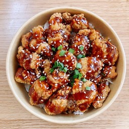 ข้าวไก่กรอบจัมโบ้ซอสเกาหลี