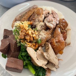 ข้าวเป็ดกระเทียม พิเศษ