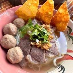 ก๋วยเตี๋ยวเนื้อเปื่อย