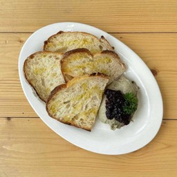 Chicken liver mousse with mixed berry compote