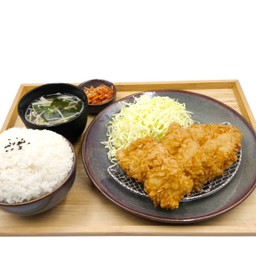 ชุดข้าวคัตสึปลาดอร์รี่