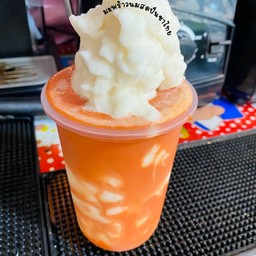 มะพร้าวปั่นนมสด ชาไท