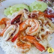 กุ้งหมึกกระเทียม(กับข้าว)